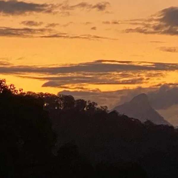 Eagles Rest -4WD AWD access -a private retreat for two-，位于Upper Burringbar的酒店