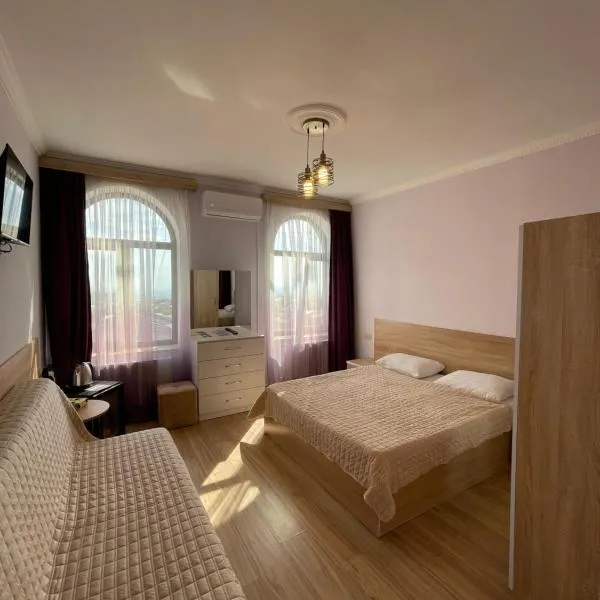 DECCA Hotel，位于埃里温的酒店