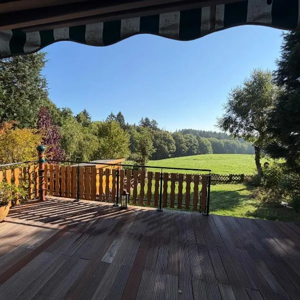 Ferienhaus im Feriendorf Freilingen (Eifel).，位于Freilingen的酒店