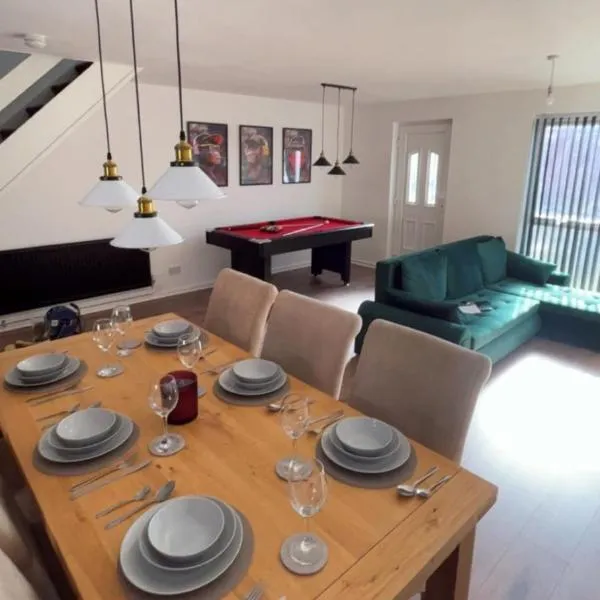 Sofi's Stay, Cosy 3 bed house, 5 mins Walk to Leeds City Centre，位于利兹的酒店