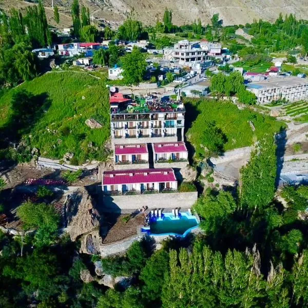 Hunza Hard Rock Resort，位于Baltit的酒店