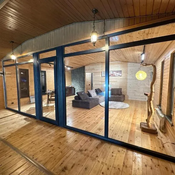 Kolsay and Kaiyndy lakes COZYREST，位于Saty的酒店