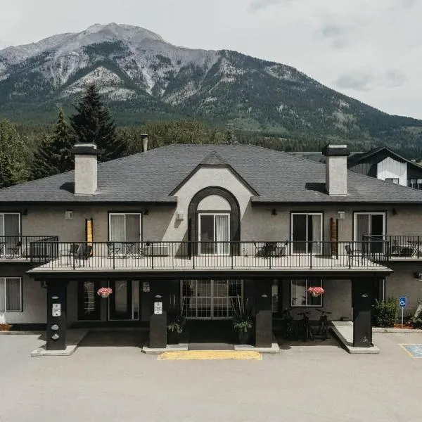 Northwinds Hotel Canmore，位于坎莫尔的酒店
