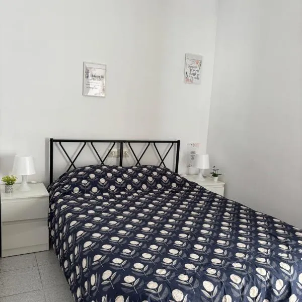 Habitación con baño compartido，位于奥洛特的酒店