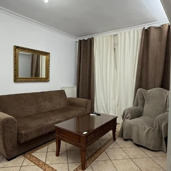 Neoclassical apartment in kadmia，位于底比斯的酒店