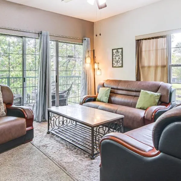 Cozy Resort Condo 5 Mi to Branson Landing!，位于布兰森的酒店
