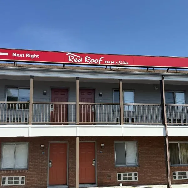 Red Roof Inn & Suites Swansea，位于Swansea的酒店