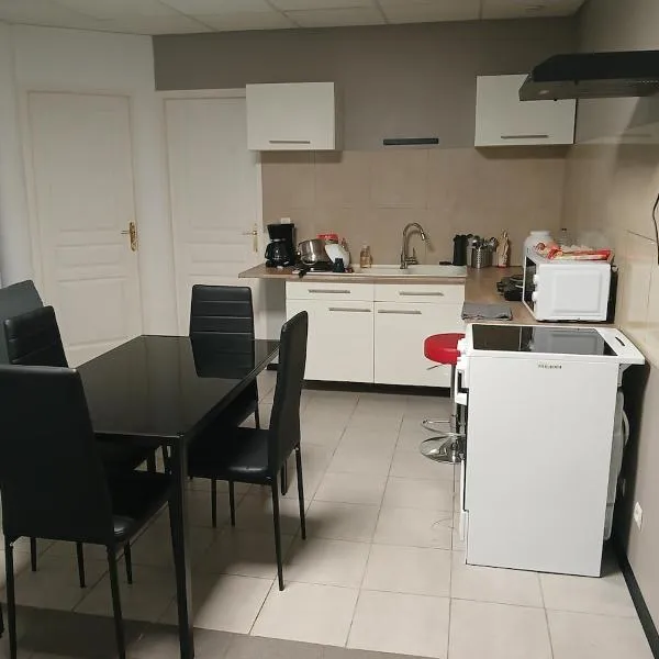 Studio familial avec terrasse, proche de Metz，位于Rémilly的酒店