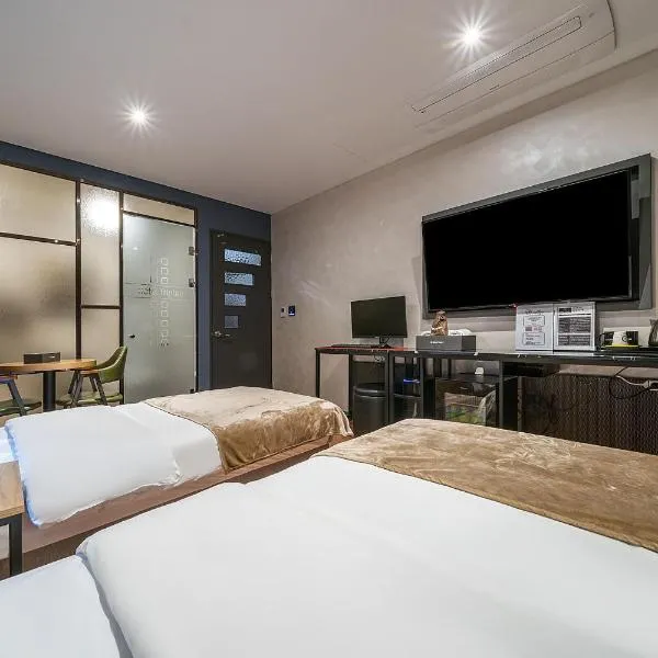 Triple 8 Hotel，位于首尔的酒店