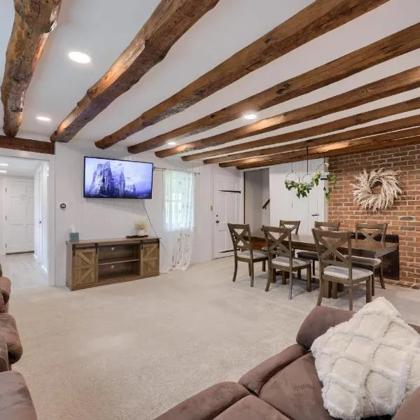 Peaceful Hollow，位于Manchester的酒店