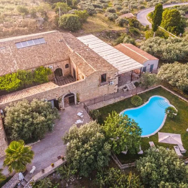 Masseria Fortificata Lo Zafferaneto，位于Buccheri的酒店