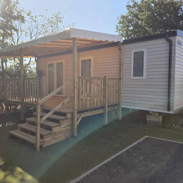 Mobil-Home Soleil et Détente, Camping Siblu Les Sables du Midi，位于塞里尼昂的酒店