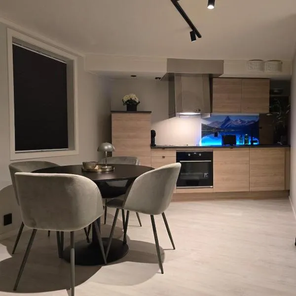 28 sqm studio apartment in the heart of Leirvik，位于Stord的酒店