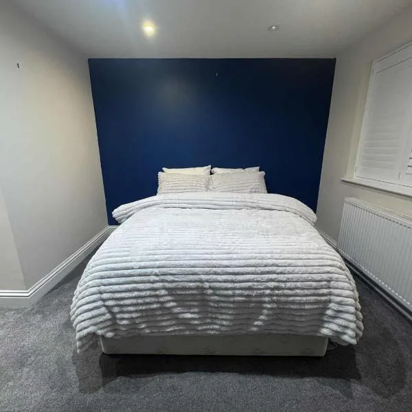 ROSE-WOOD Gatwick，位于霍利的酒店