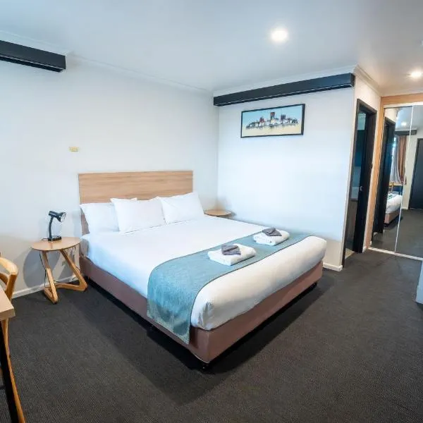 Olde Tudor Hotel，位于朗塞斯顿的酒店