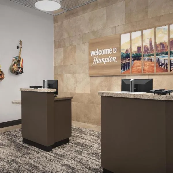 首府奥斯汀大学汉普顿套房酒店，位于奥斯汀的酒店