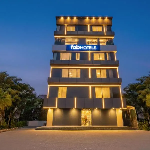 FabHotel Yendluri's Abode，位于Lingampalli的酒店