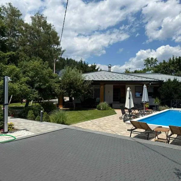 Villa Wood & Green SPA，位于哈季奇的酒店