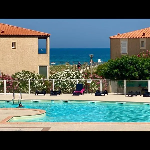 Villa front de mer et jacuzzi privatif，位于乐巴凯尔斯的酒店