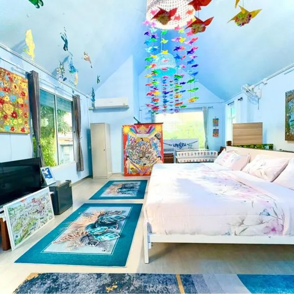 Setthisin Art Boutique House,Iconsiam,BTS Thonburi，位于Godown的酒店