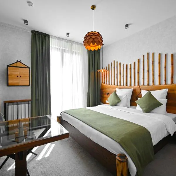 Escapes Boutique Hotel & Restaurant，位于迪利然的酒店