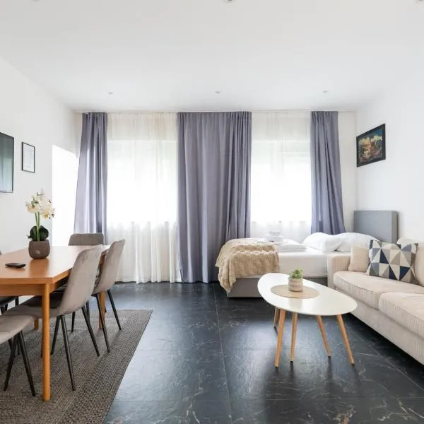Near Vienna - 60m2 - 6 Guests - Self Check-in - Parking，位于普克斯多夫的酒店