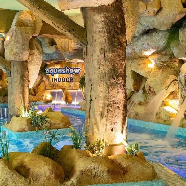 水上表演公园酒店，位于奎特里拉的酒店