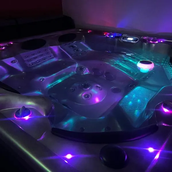 Chambre et Spa Sud Doré avec Piscine en saison，位于Paulhan的酒店