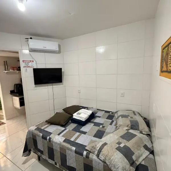 Cantinho Aconchegante- Quarto 03 Família - com AR，位于Bayeux的酒店