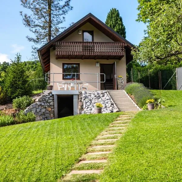 Ubytování pod Hranickou propastí，位于Černotín的酒店