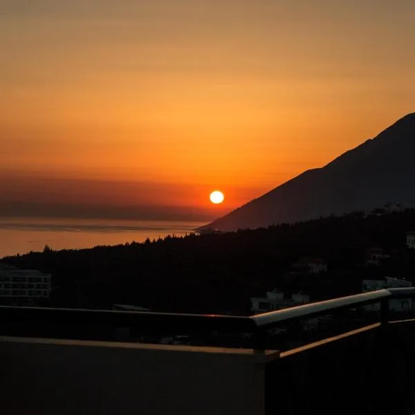 Sunshine Guesthouse Dhermi，位于德尔米的酒店