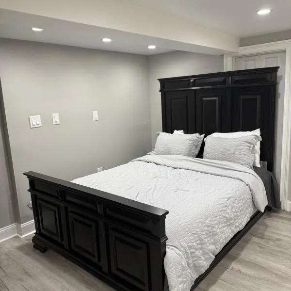 JFK Private Studio Apartment，位于Morris Park的酒店