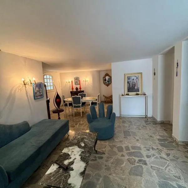 La chambre dorée avec jardin privé，位于Dar Salah Bey的酒店
