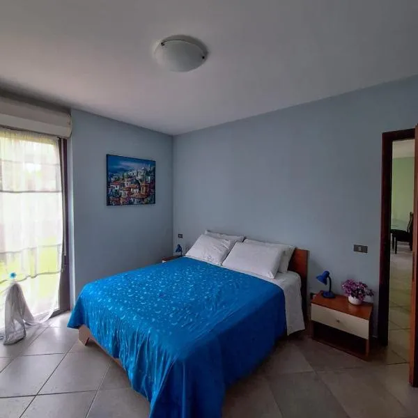 Lago Maggiore Gardens Apartment，位于因特拉的酒店