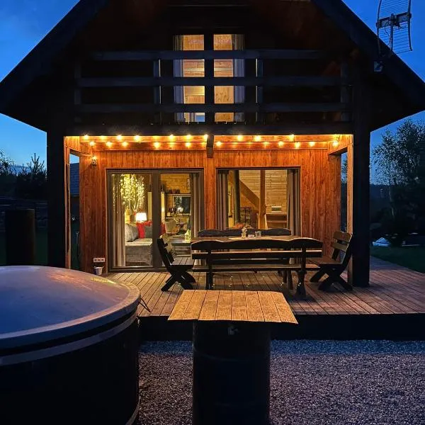 Górskie kaszuby ,Gołubie ,Domek w sielskim klimacie ,niedaleko stoku Koszałkowo na Kaszubach-do 10 osob,sauna ,balia,kominek,opcja kuligu，位于Sikorzyno的酒店