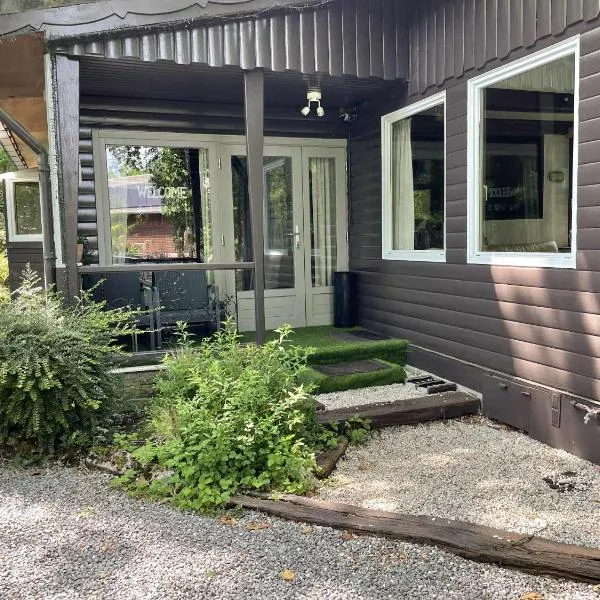 Chalet Siesta 3 chambres avec visite virtuelle disponible à la demande，位于杜柏的酒店