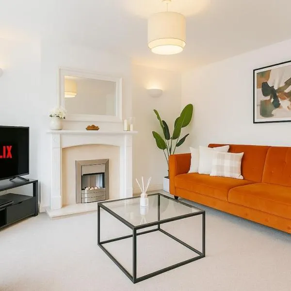 Kempston Home Sleeps 7-9 Long Stays Parking，位于Kempston的酒店