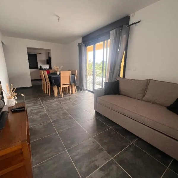 Eden Garden t3 appartement spacieux avec jardin Eco-ferme，位于Sainte-Suzanne的酒店