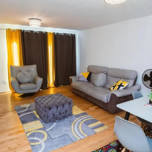 Modern 2 bedroom Terrace，位于Woolwich的酒店