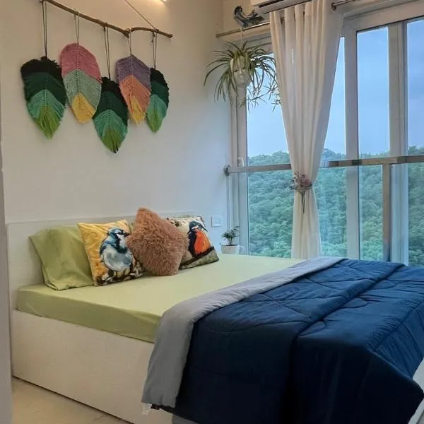Casa Symphony- Hill View Spacious Studio in Baner-Pashan，位于浦那的酒店