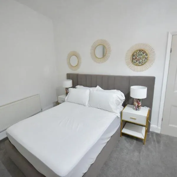 Spacious & Cosy Double Bed Room Stockport，位于斯托克波特的酒店