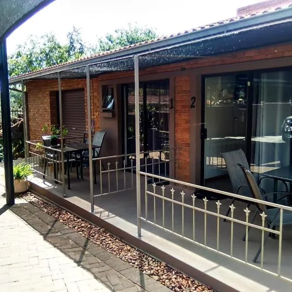Magalies B&B LANGENHOVENPARK，位于Universitas的酒店