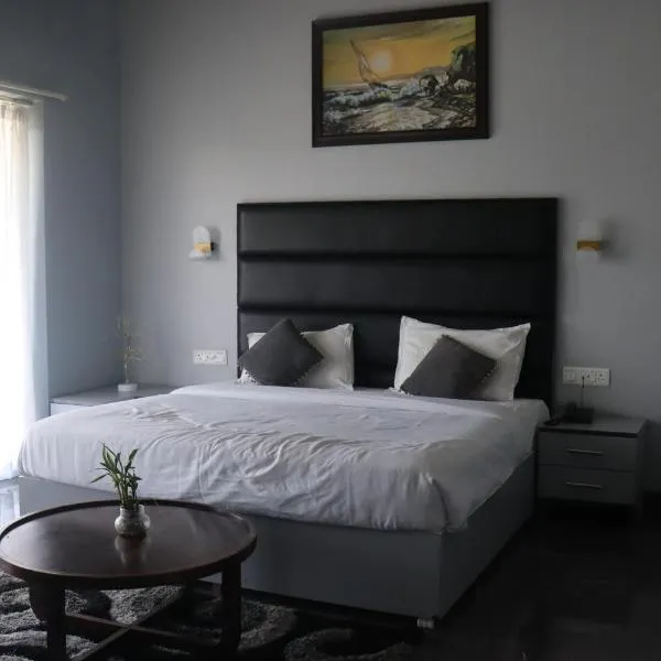 Lakes Nine By Vaishali Deepika，位于比姆塔尔的酒店