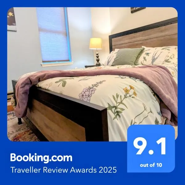 Relaxing Rustic Oasis II, Unit B - 6 minute walk to Downtown! Cyclists Welcome!，位于坎伯兰的酒店