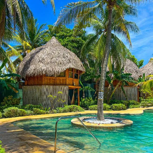 太阳海岸托尔图加村酒店，位于La Herradura的酒店