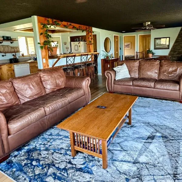 Lakeviewlanding，位于Big Arm的酒店