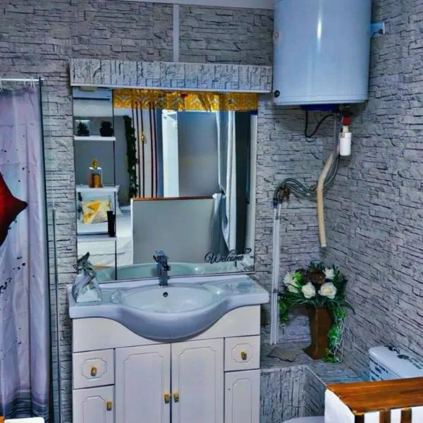 Love room，位于巴斯特尔的酒店