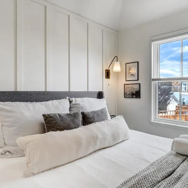 Whitewater Peak - Cozy Retreat with Scenic Views，位于布埃纳维斯塔的酒店