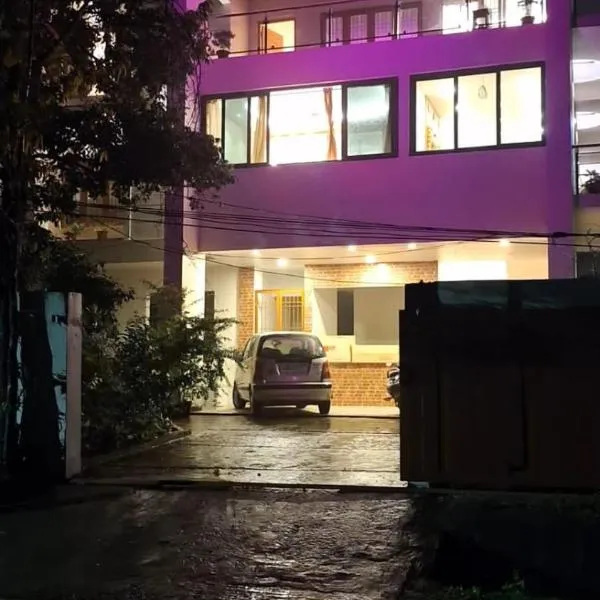 Aashirvaad Bed And Breakfast Homestay，位于Veer Savarkar International Airport的酒店