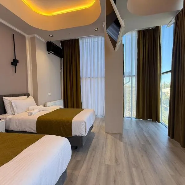 Turkezm Hotel，位于乌尔根奇的酒店